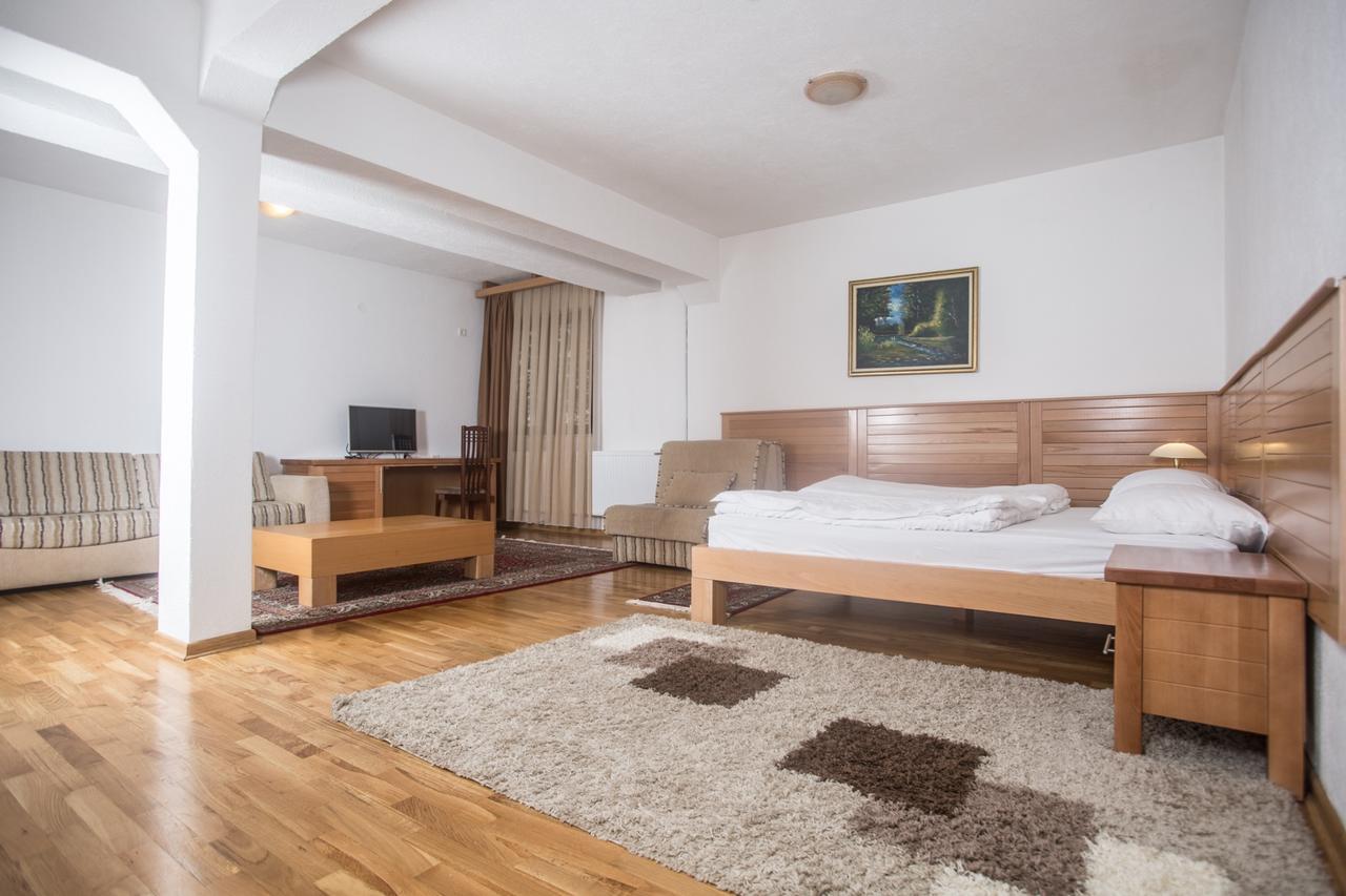 Hotel Borici Sjenica Bagian luar foto