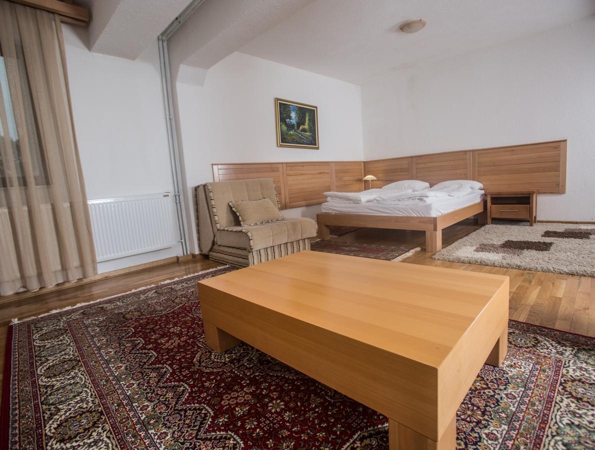 Hotel Borici Sjenica Bagian luar foto